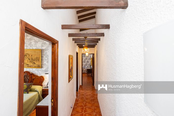 Image No.17-7 Bed Villa for sale