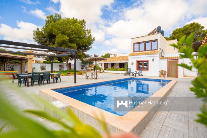 Image No.2-7 Bed Villa for sale