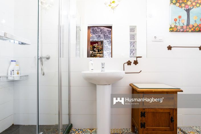 Image No.20-7 Bed Villa for sale