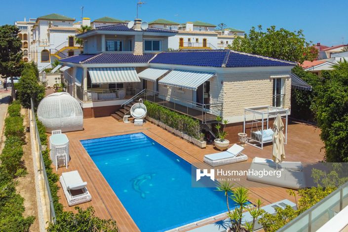 Image No.1-Villa de 5 chambres à vendre à La Mata