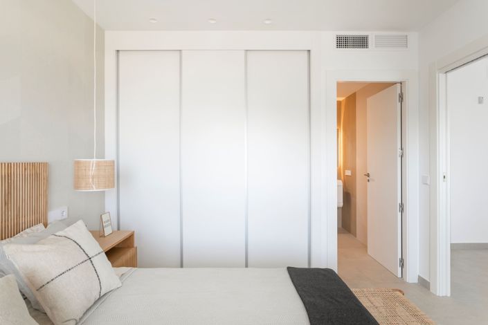 Image No.20-3 Bed Apartment for sale