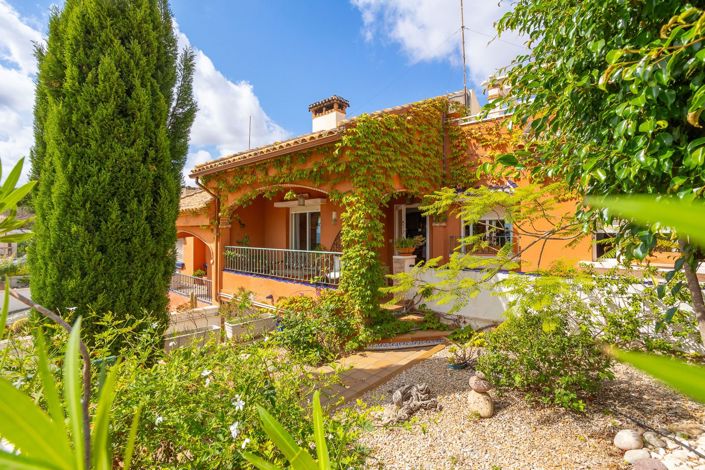 Image No.1-3 Bed Townhouse for sale