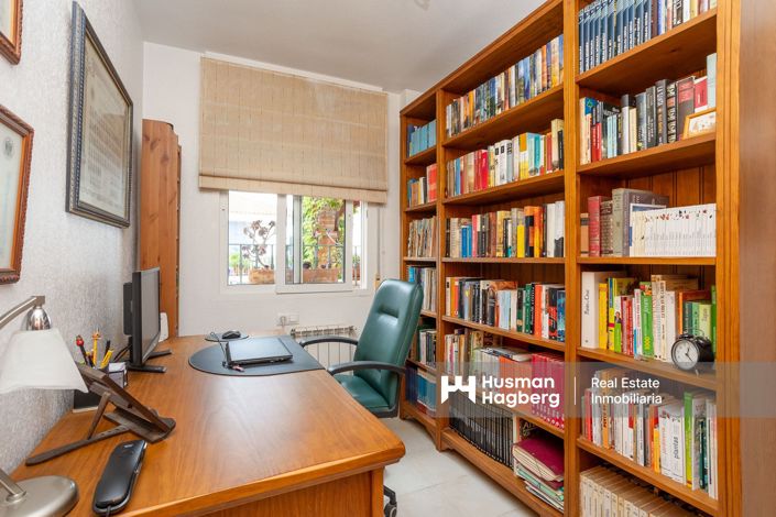 Image No.25-3 Bed Townhouse for sale