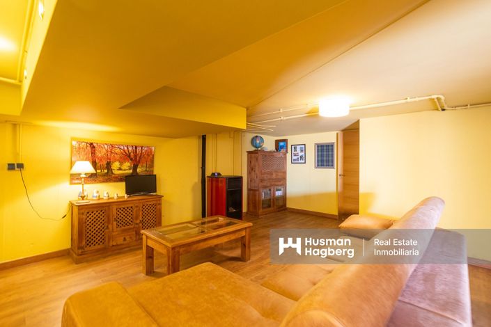 Image No.34-3 Bed Townhouse for sale