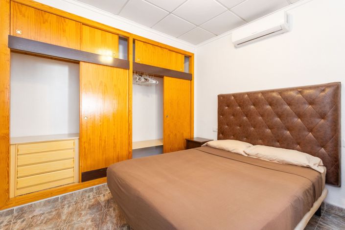 Image No.16-4 Bed Townhouse for sale