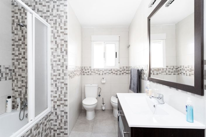 Image No.20-4 Bed Townhouse for sale