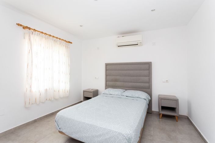 Image No.21-4 Bed Townhouse for sale