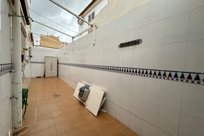 Image No.11-4 Bed Townhouse for sale