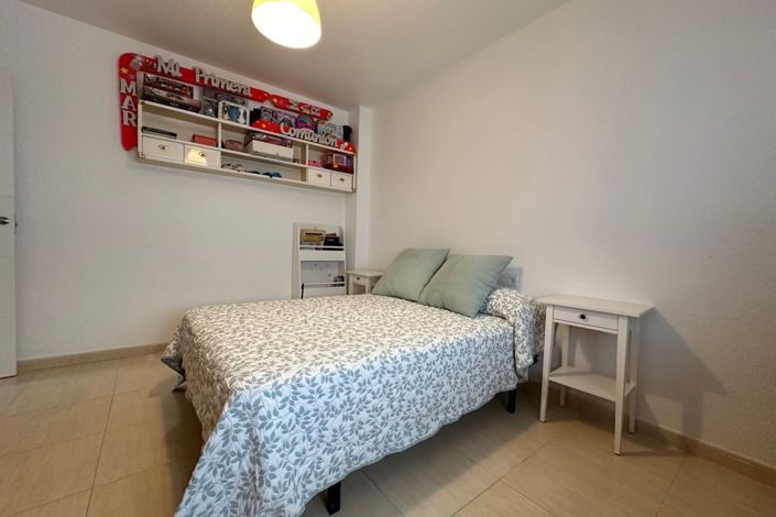 Image No.13-4 Bed Townhouse for sale