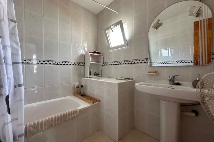 Image No.17-4 Bed Townhouse for sale