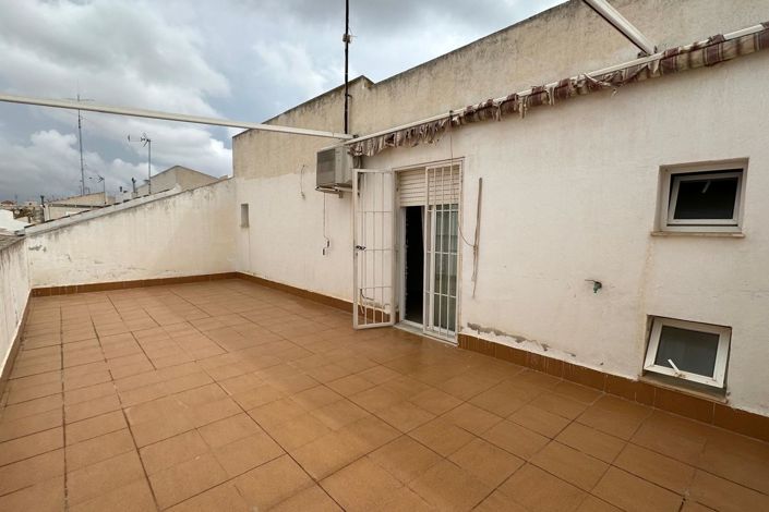 Image No.20-4 Bed Townhouse for sale