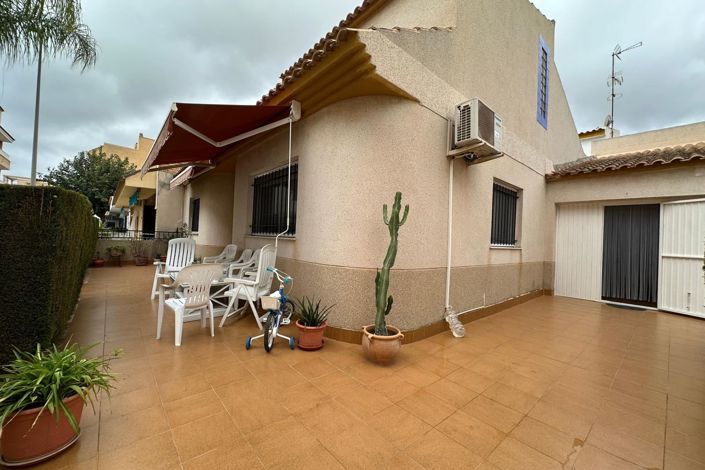 Image No.23-4 Bed Townhouse for sale