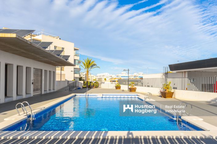 Image No.1-4 Bed Apartment for sale