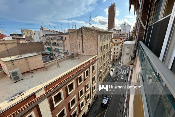 Image No.1-5 Bed Apartment for sale
