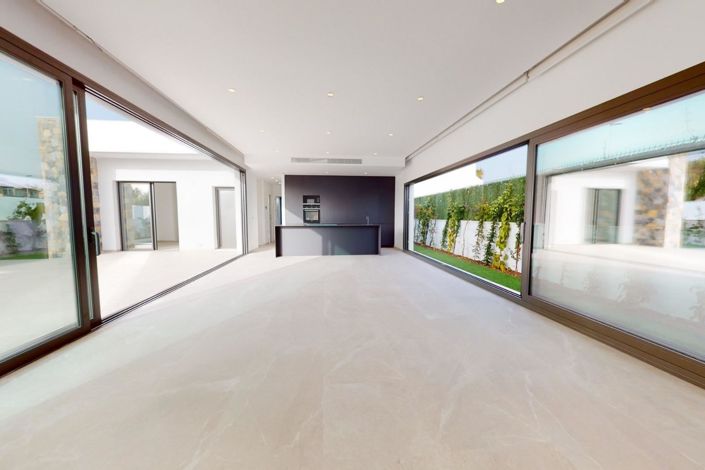 Image No.3-3 Bed Villa for sale