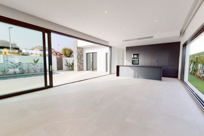 Image No.5-3 Bed Villa for sale