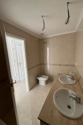 Image No.18-2 Bed Apartment for sale