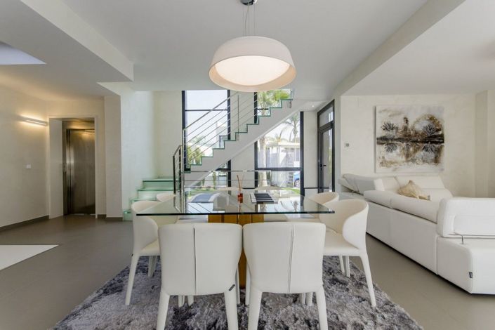 Image No.10-3 Bed Villa for sale