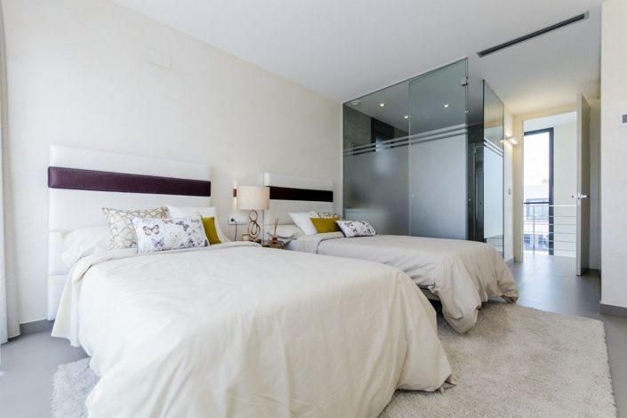 Image No.29-3 Bed Villa for sale