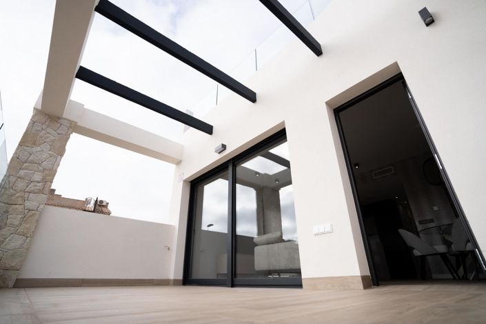 Image No.10-3 Bed Townhouse for sale