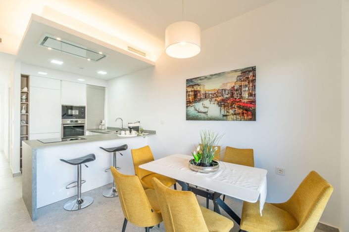 Image No.9-3 Bed Apartment for sale