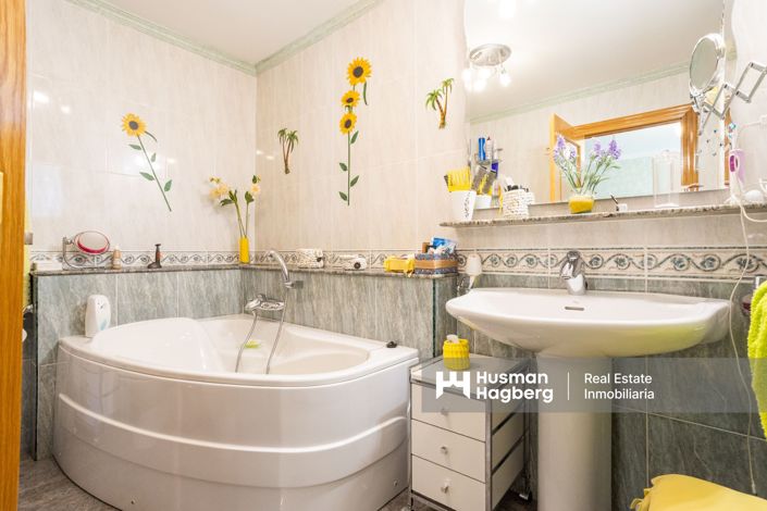 Image No.12-4 Bed Villa for sale