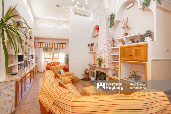 Image No.3-4 Bed Villa for sale