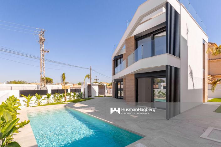 Image No.1-4 Bed Villa for sale
