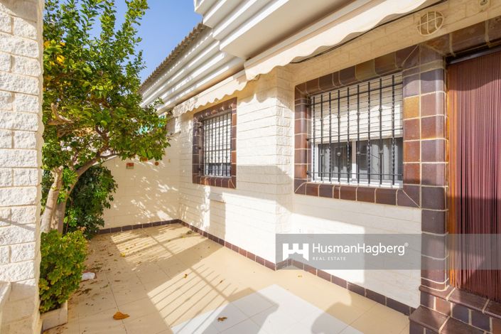 Image No.1-3 Bed Townhouse for sale