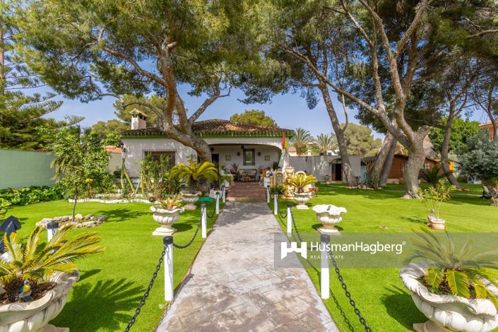 Image No.1-3 Bed Villa for sale