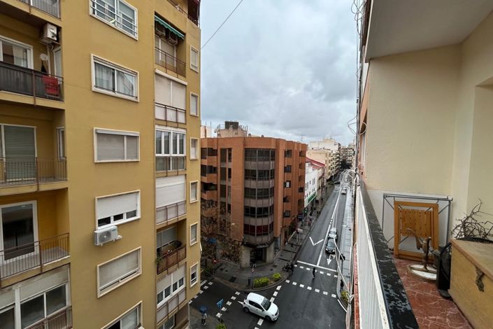 Image No.1-3 Bed Apartment for sale