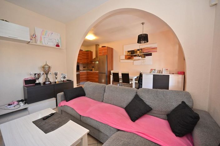 Image No.8-2 Bed Townhouse for sale