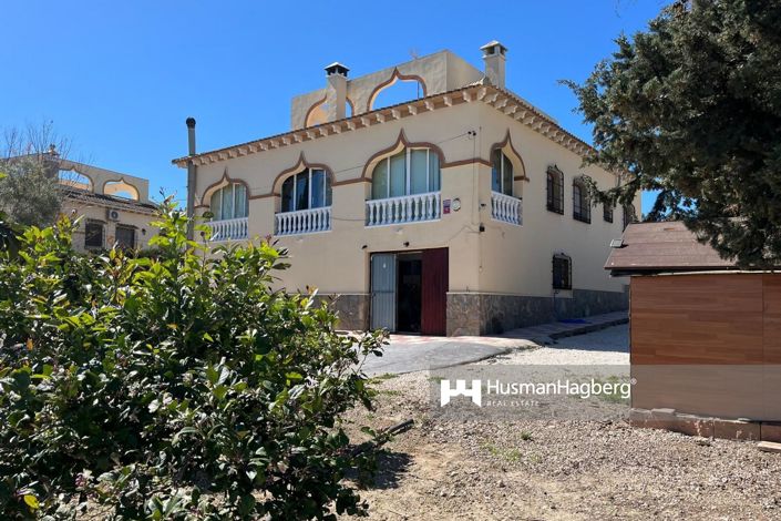 Image No.1-Villa de 5 chambres à vendre à La Finca