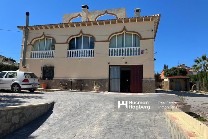 Image No.1-5 Bed Villa for sale