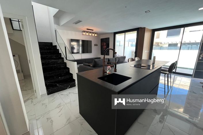 Image No.2-3 Bed Villa for sale