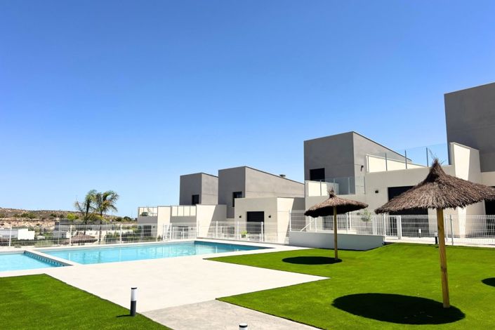 Image No.1-2 Bed Townhouse for sale