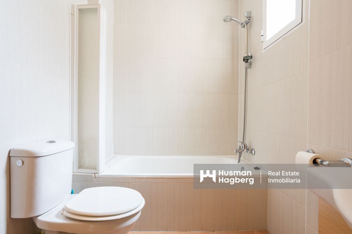 Image No.20-3 Bed Townhouse for sale