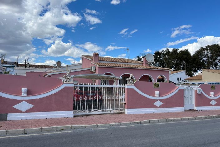 Image No.1-4 Bed Villa for sale