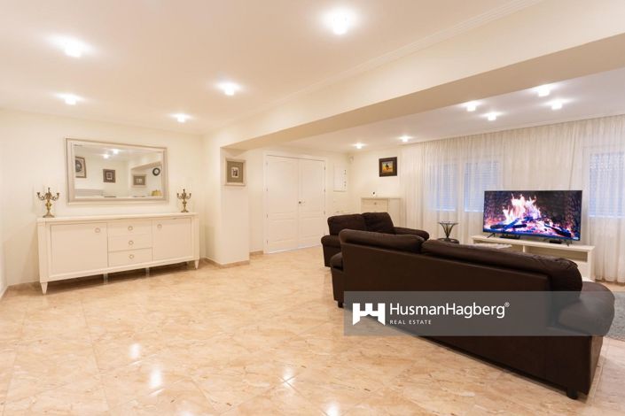 Image No.15-7 Bed Villa for sale