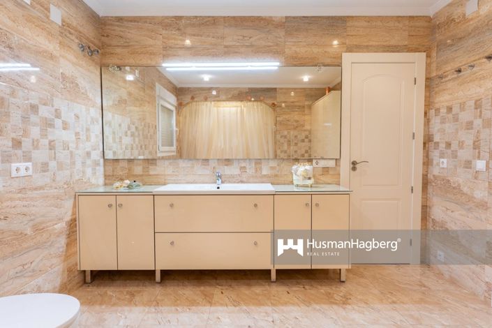 Image No.22-7 Bed Villa for sale