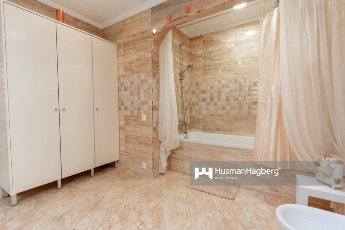 Image No.23-7 Bed Villa for sale