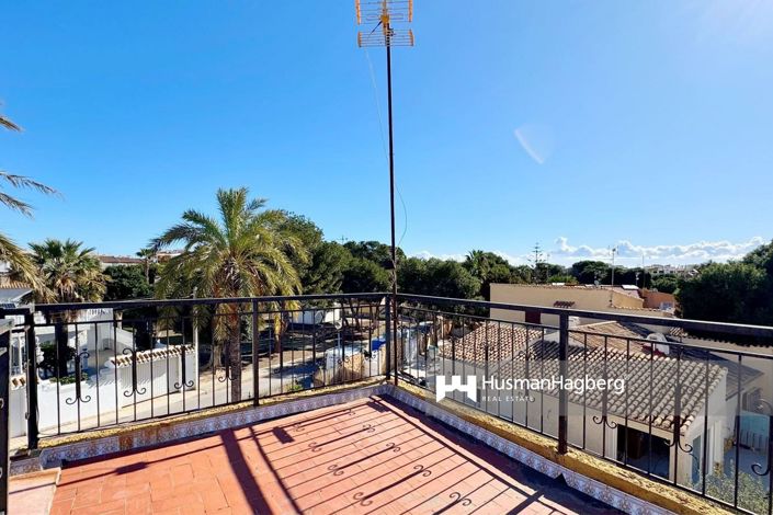 Image No.16-4 Bed Townhouse for sale