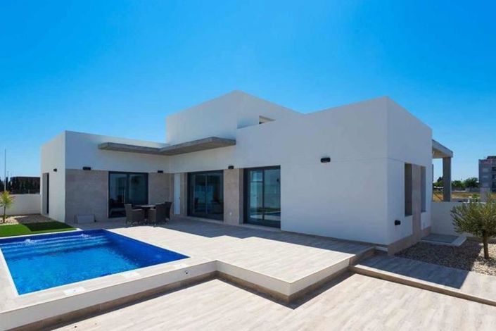 Image No.1-3 Bed Villa for sale