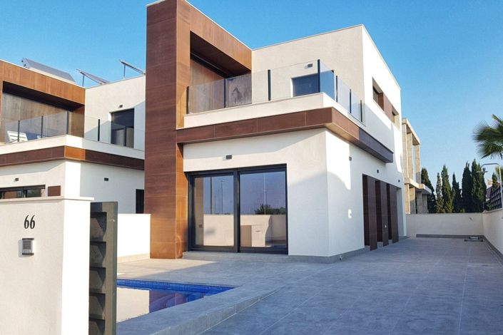 Image No.1-3 Bed Villa for sale
