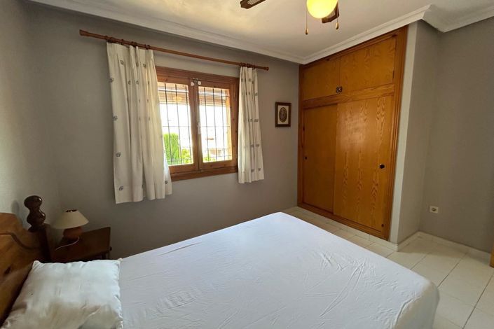 Image No.15-4 Bed Townhouse for sale