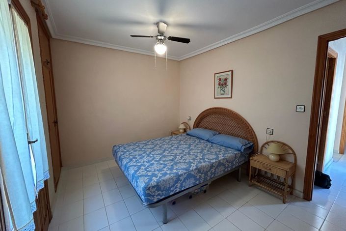 Image No.17-4 Bed Townhouse for sale