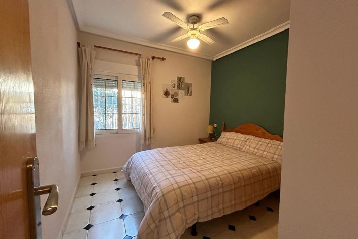 Image No.21-4 Bed Townhouse for sale