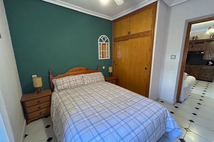 Image No.22-4 Bed Townhouse for sale