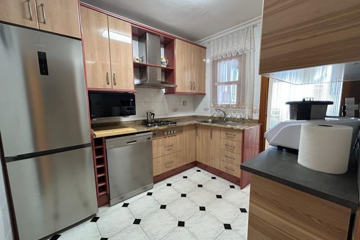 Image No.25-4 Bed Townhouse for sale