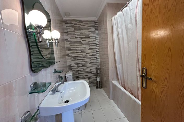 Image No.9-4 Bed Townhouse for sale